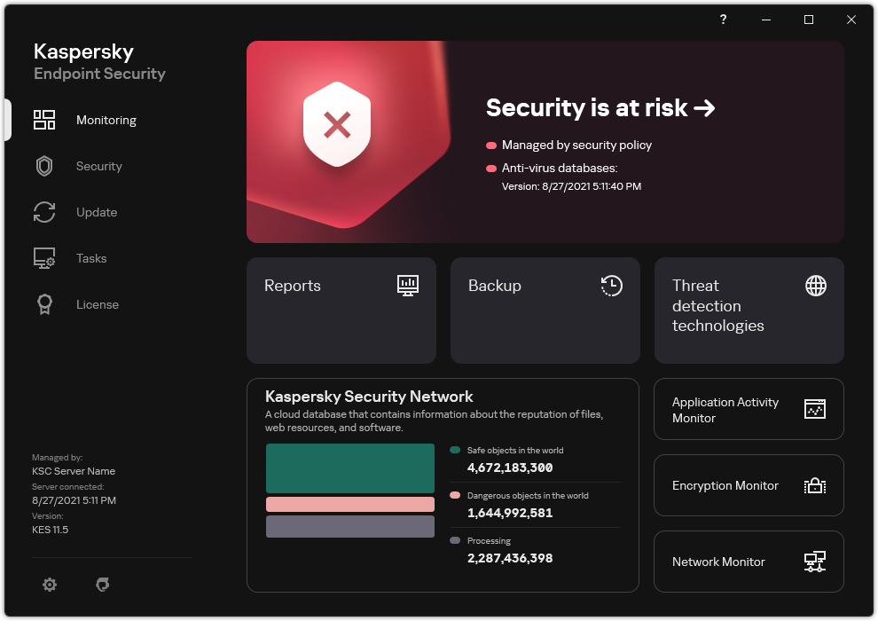 Main application window when there are unprocessed threats. The "Security is at risk" message is displayed.