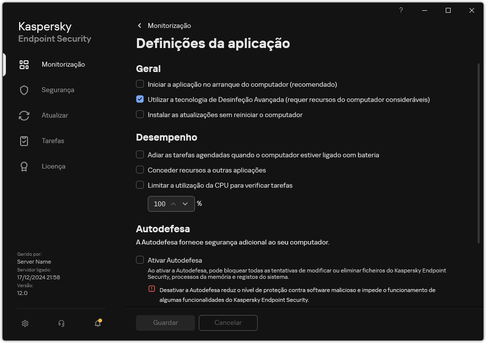 Janela de definições da aplicação. O utilizador pode configurar o desempenho, a autodefesa e outras definições.